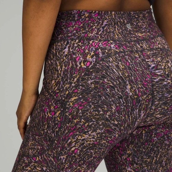 Lululemon Invigorate High-Rise Tight 25" - Picture 13 of 14